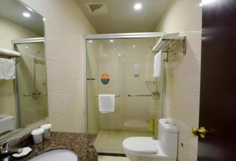 Hotelli Greentree Inn Zhenjiang Yangzhong Central Market Gangdong Bei Road