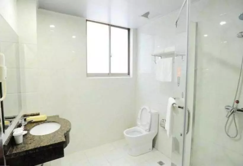 Hotelli Greentree Inn Zhenjiang Yangzhong Central Market Gangdong Bei Road