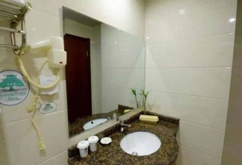 Hotelli Greentree Inn Zhenjiang Yangzhong Central Market Gangdong Bei Road