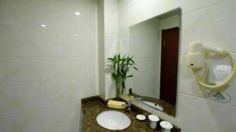 Hotelli Greentree Inn Zhenjiang Yangzhong Central Market Gangdong Bei Road