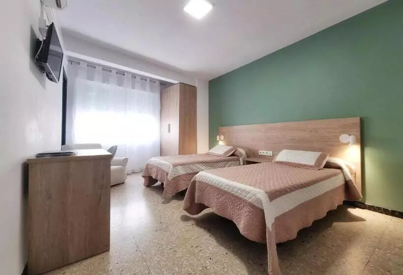 簡易ホテル Pensión Belmonte Ii