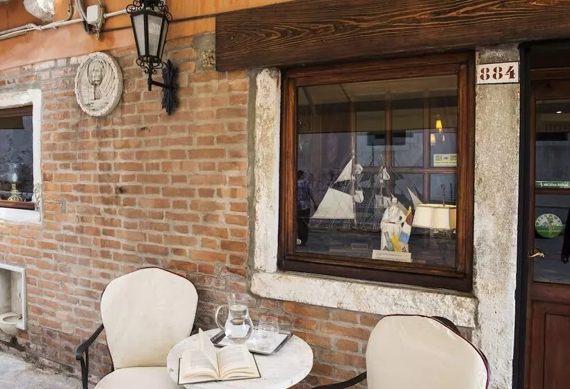 هتل Agli Alboretti