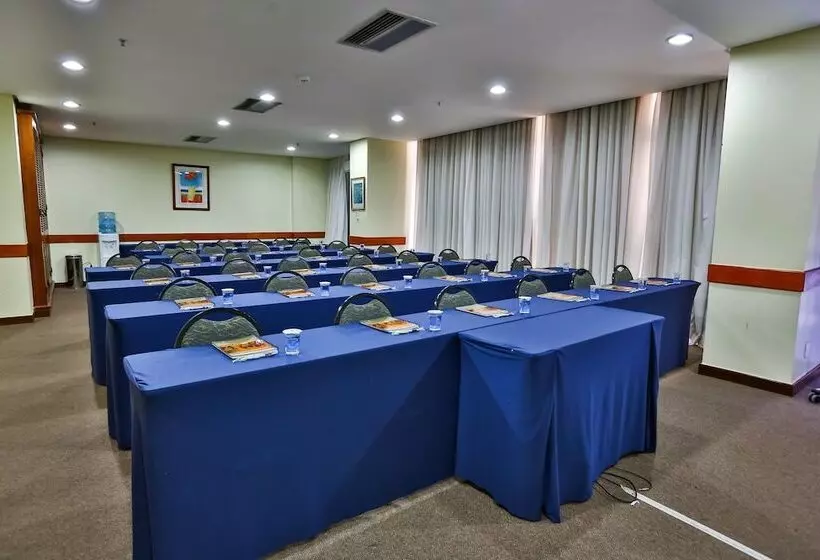 Metropolitan Hotel By Atlantica