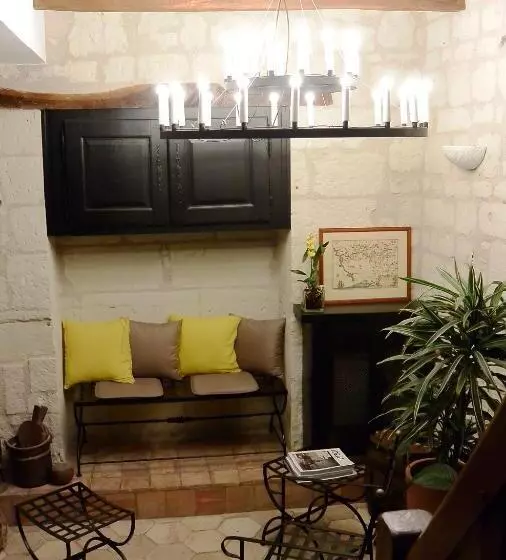 호텔 Logis Hôtel Le Bussy