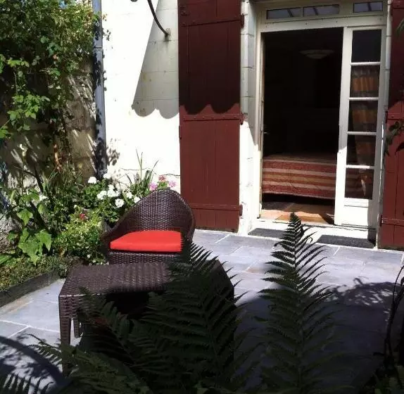 호텔 Logis Hôtel Le Bussy