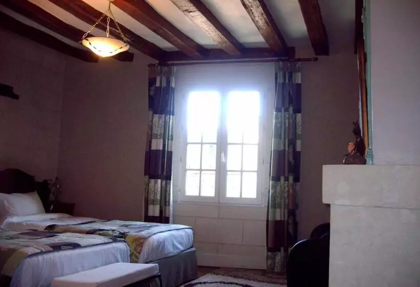 호텔 Logis Hôtel Le Bussy