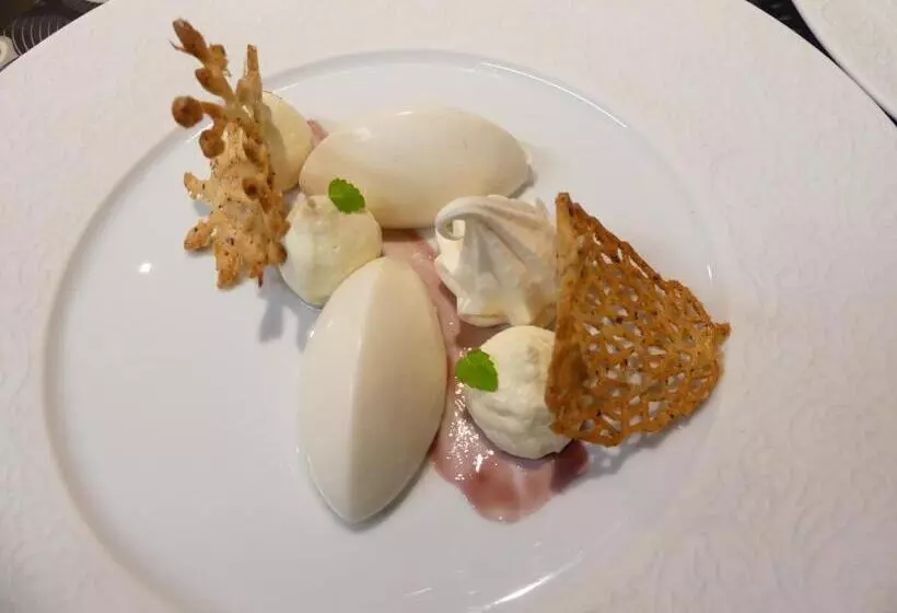 酒店 Le Chapeau Rouge