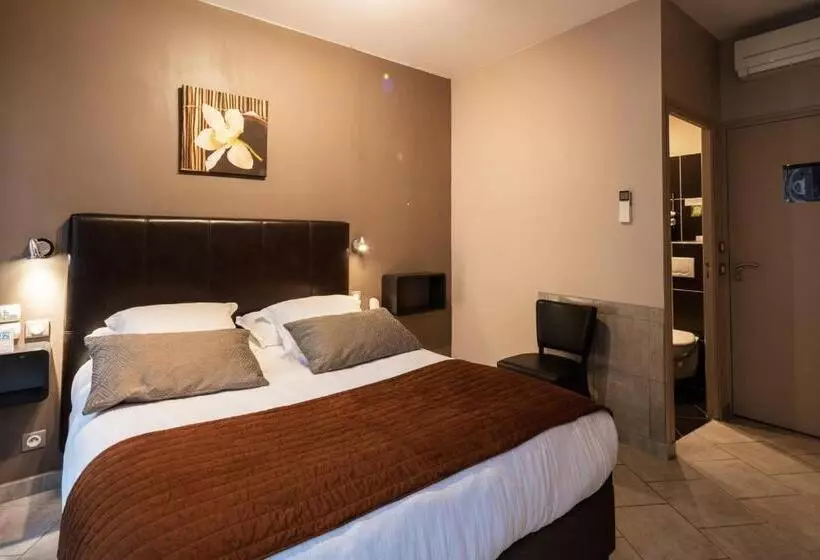 호텔 Logis Hôtel Restaurant De La Paix