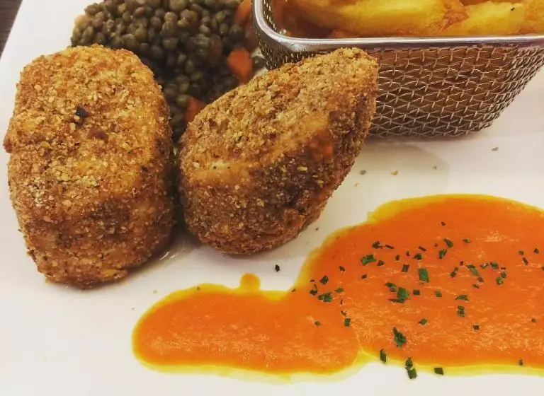 호텔 Logis Hôtel Restaurant De La Paix