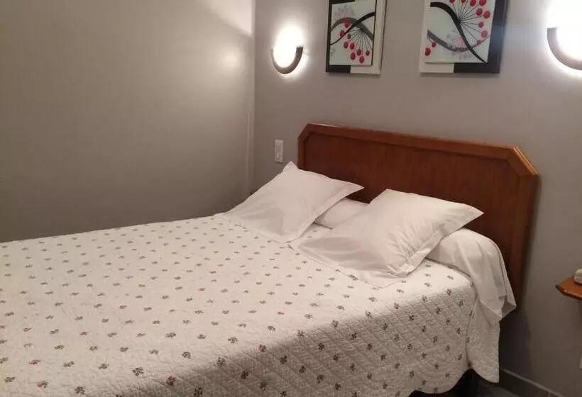 호텔 Logis Hôtel Restaurant De La Paix