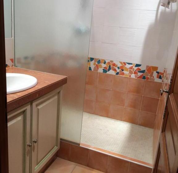 호텔 Logis Hôtel Restaurant De La Paix