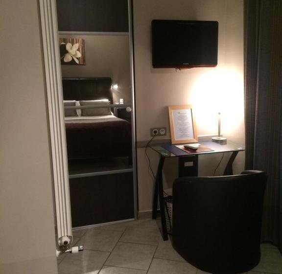 호텔 Logis Hôtel Restaurant De La Paix