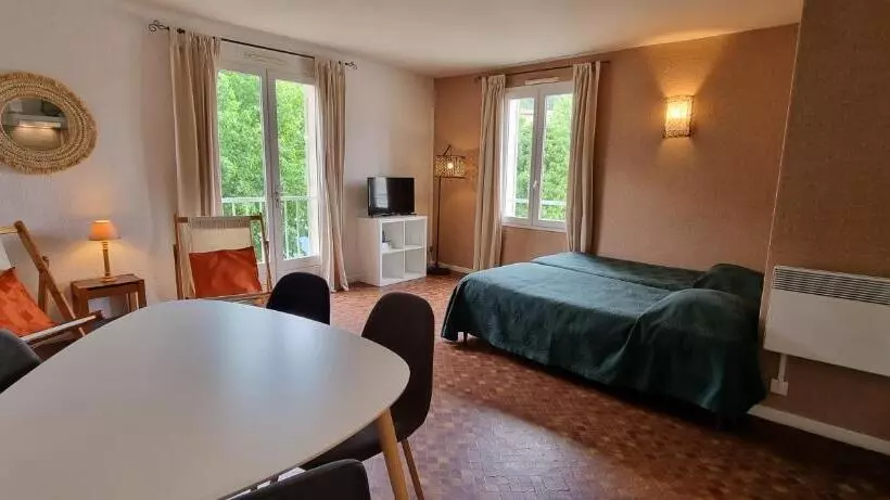 Отель Logis Hôtels Le Saint Marc