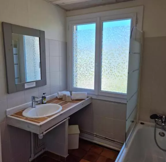 Отель Logis Hôtels Le Saint Marc