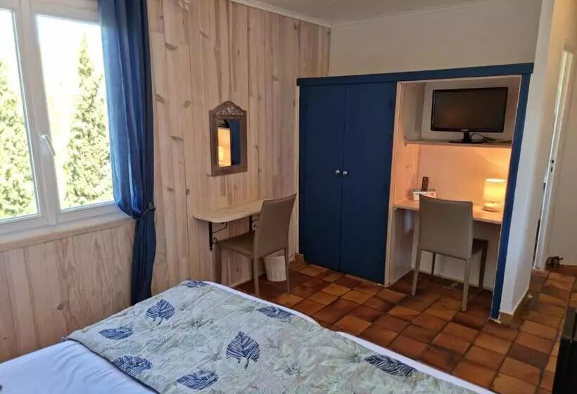 Отель Logis Hôtels Le Saint Marc