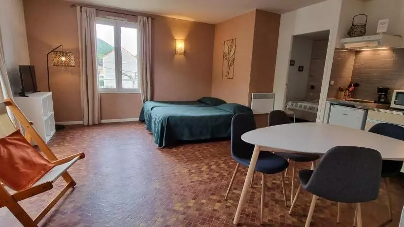 Отель Logis Hôtels Le Saint Marc