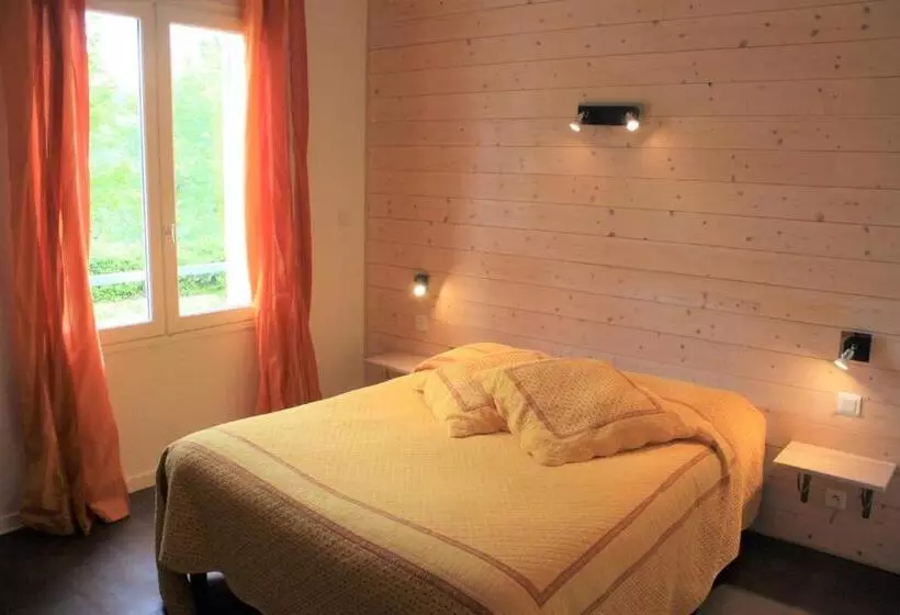 Отель Logis Hôtels Le Saint Marc