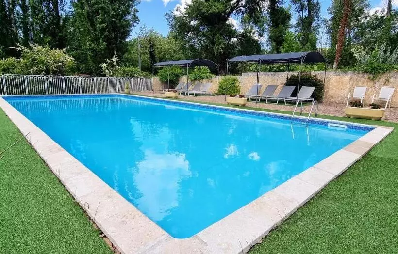 Отель Logis Hôtels Le Saint Marc