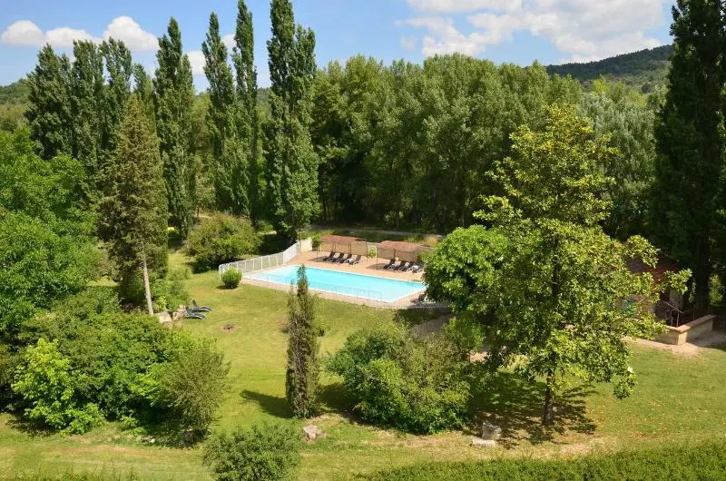 ホテル Logis Hôtels Le Saint Marc