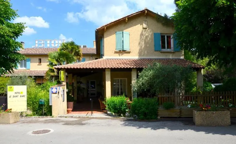 ホテル Logis Hôtels Le Saint Marc