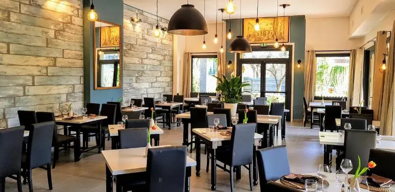 ホテル Logis Hôtels Le Saint Marc