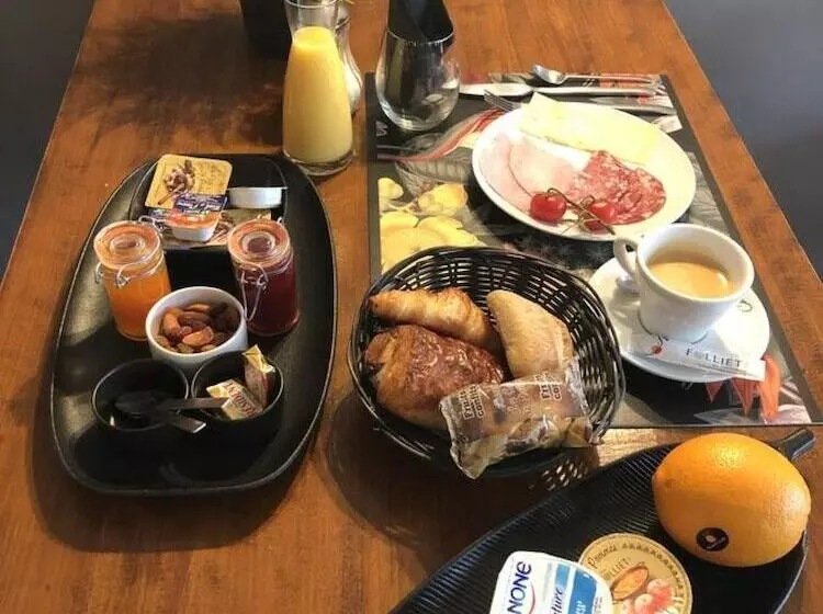 Отель Logis Hôtel L Abricotine