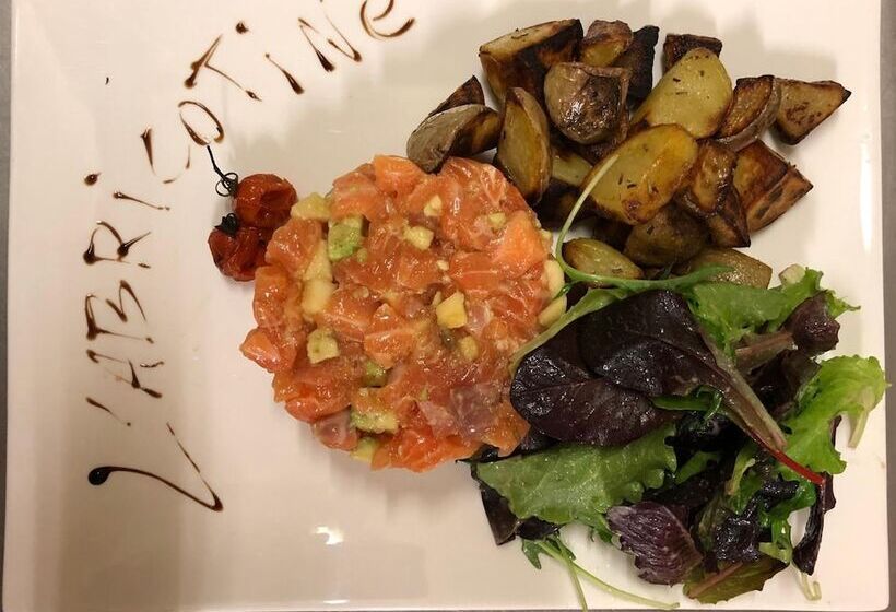 Hotelli Logis Hôtel L Abricotine