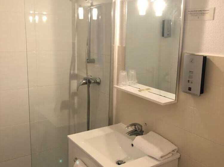 Hotelli Logis Hôtel L Abricotine