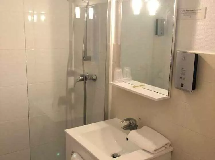 Отель Logis Hôtel L Abricotine