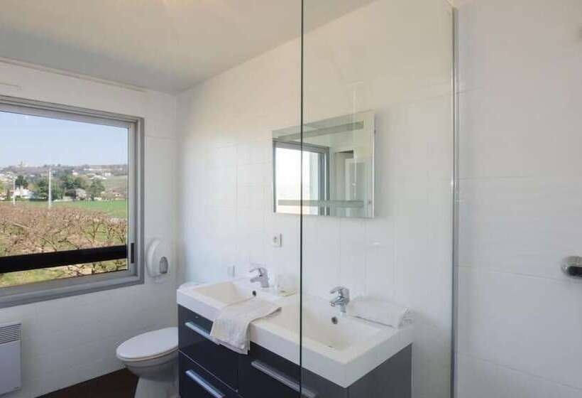 Hotelli Logis Hôtel L Abricotine