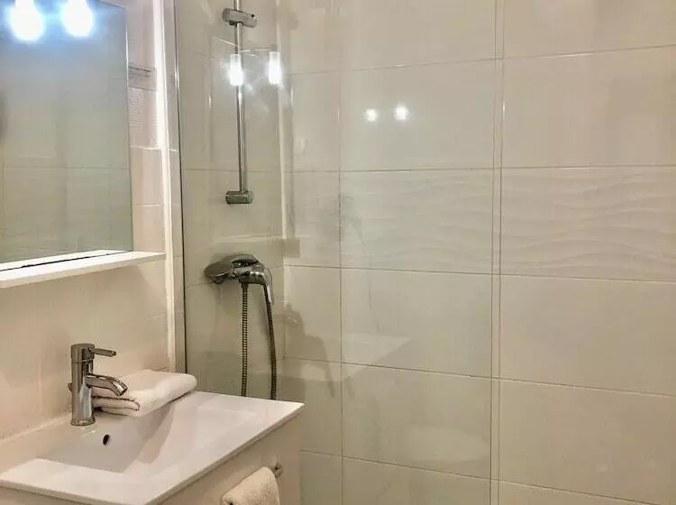 Отель Logis Hôtel L Abricotine