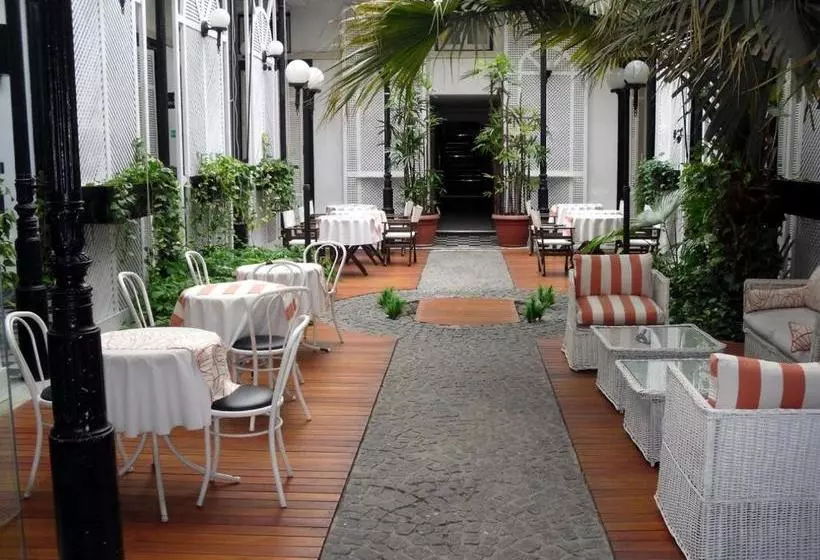 هتل Parana  Plaza Jardín