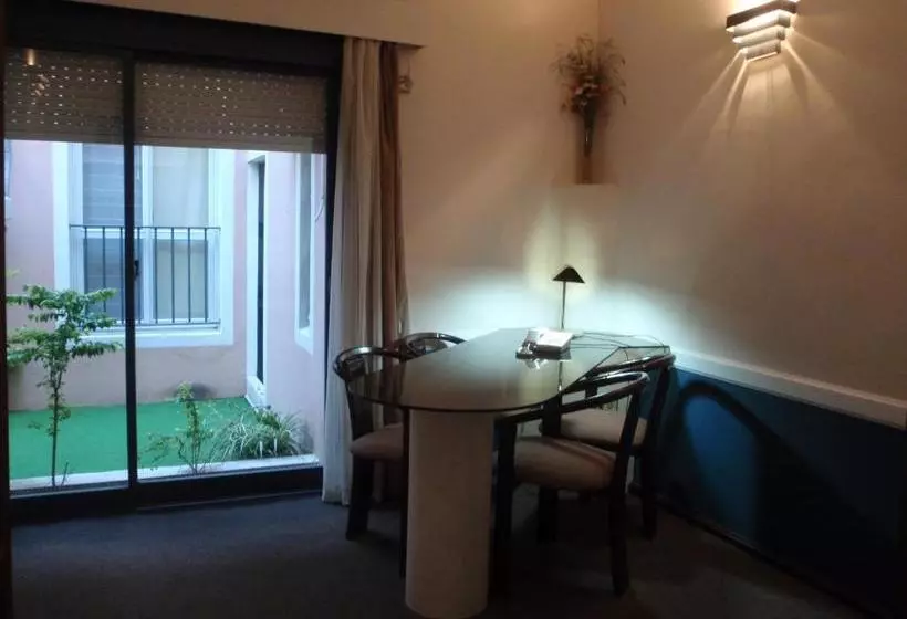 هتل Parana  Plaza Jardín