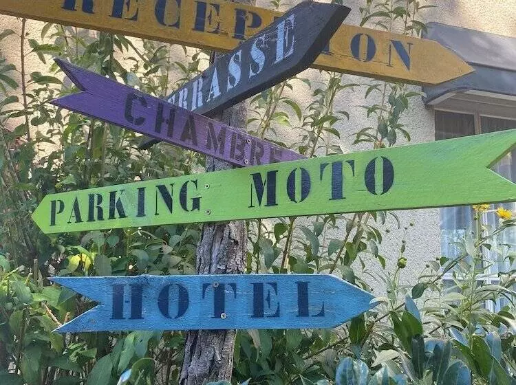 בית מלון כפרי Restaurant La Place