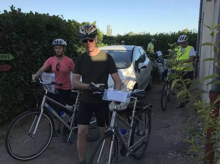 בית מלון כפרי Restaurant La Place