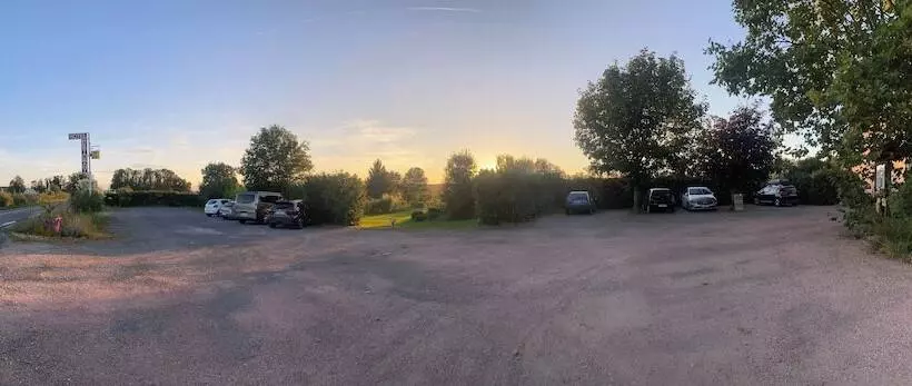 בית מלון כפרי Restaurant La Place