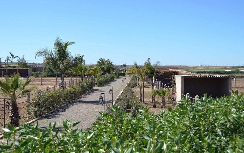 هتل روستایی Koheilan Oriental Lodge Farm