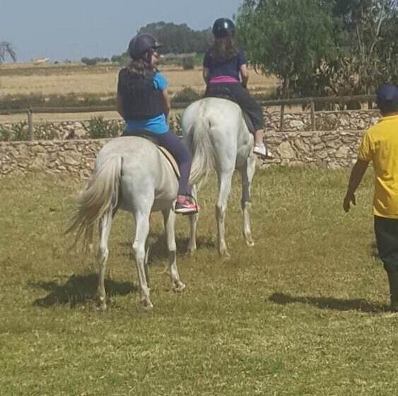 هتل روستایی Koheilan Oriental Lodge Farm