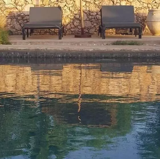 Maaseutuhotelli Koheilan Oriental Lodge Farm