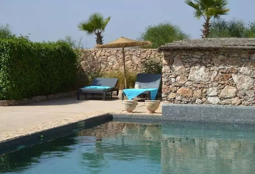 Maaseutuhotelli Koheilan Oriental Lodge Farm