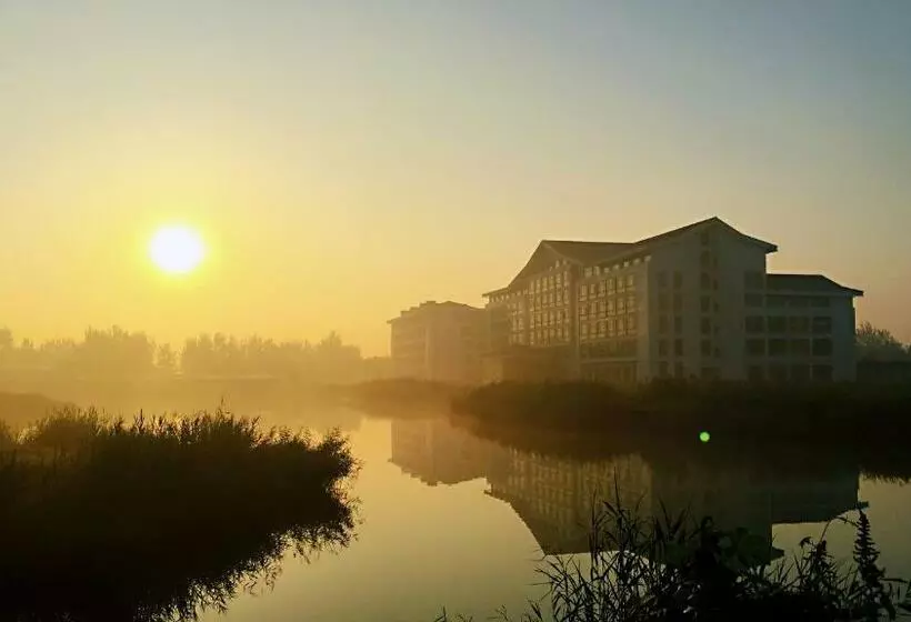 Hotelli Sunwu Hot Spring International