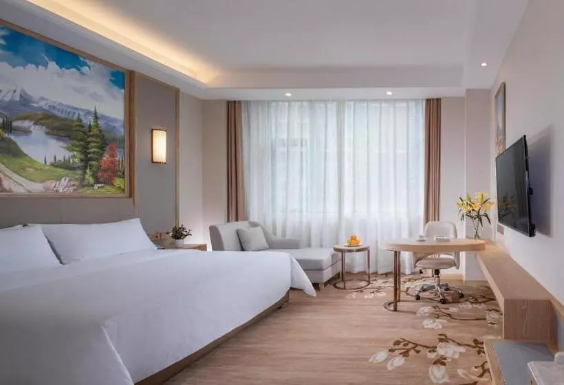 Hotelli Vienna International