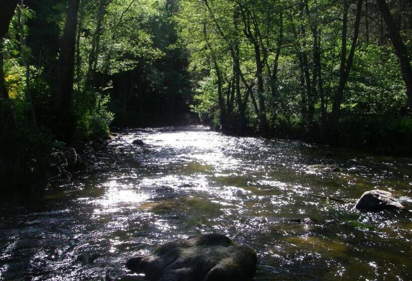 Отель Au Pont De Raffiny