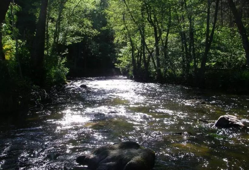 Hôtel Au Pont De Raffiny