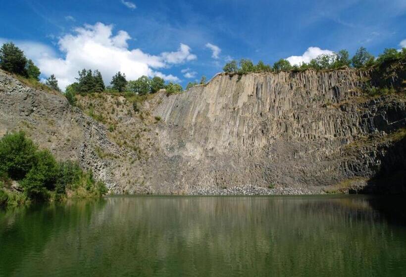 Отель Au Pont De Raffiny