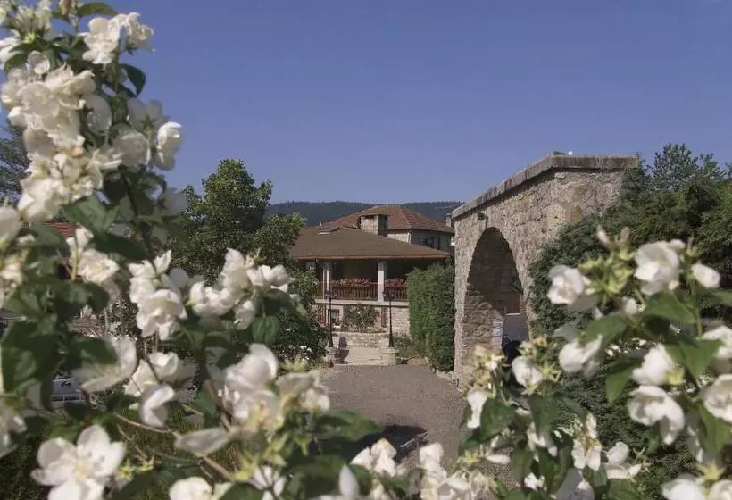 Hôtel Au Pont De Raffiny