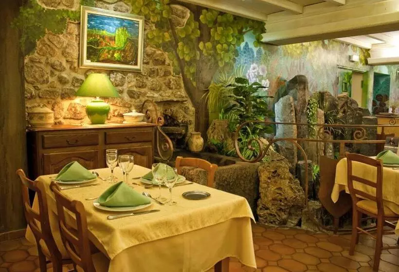 Hôtel Au Pont De Raffiny