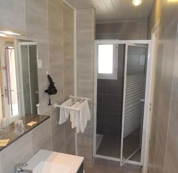 ホテル Auberge Des Charmilles