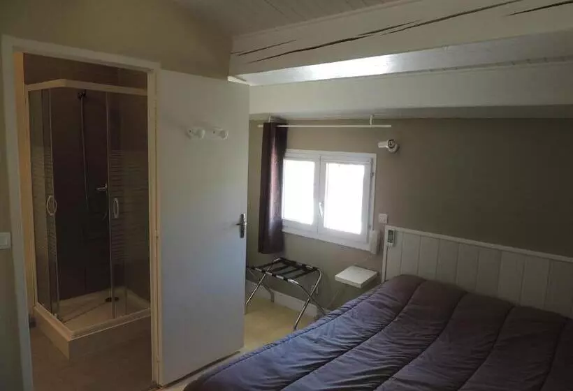 ホテル Auberge Des Charmilles