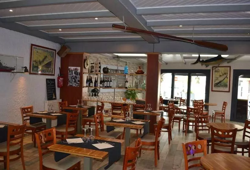 Отель De Bretagne